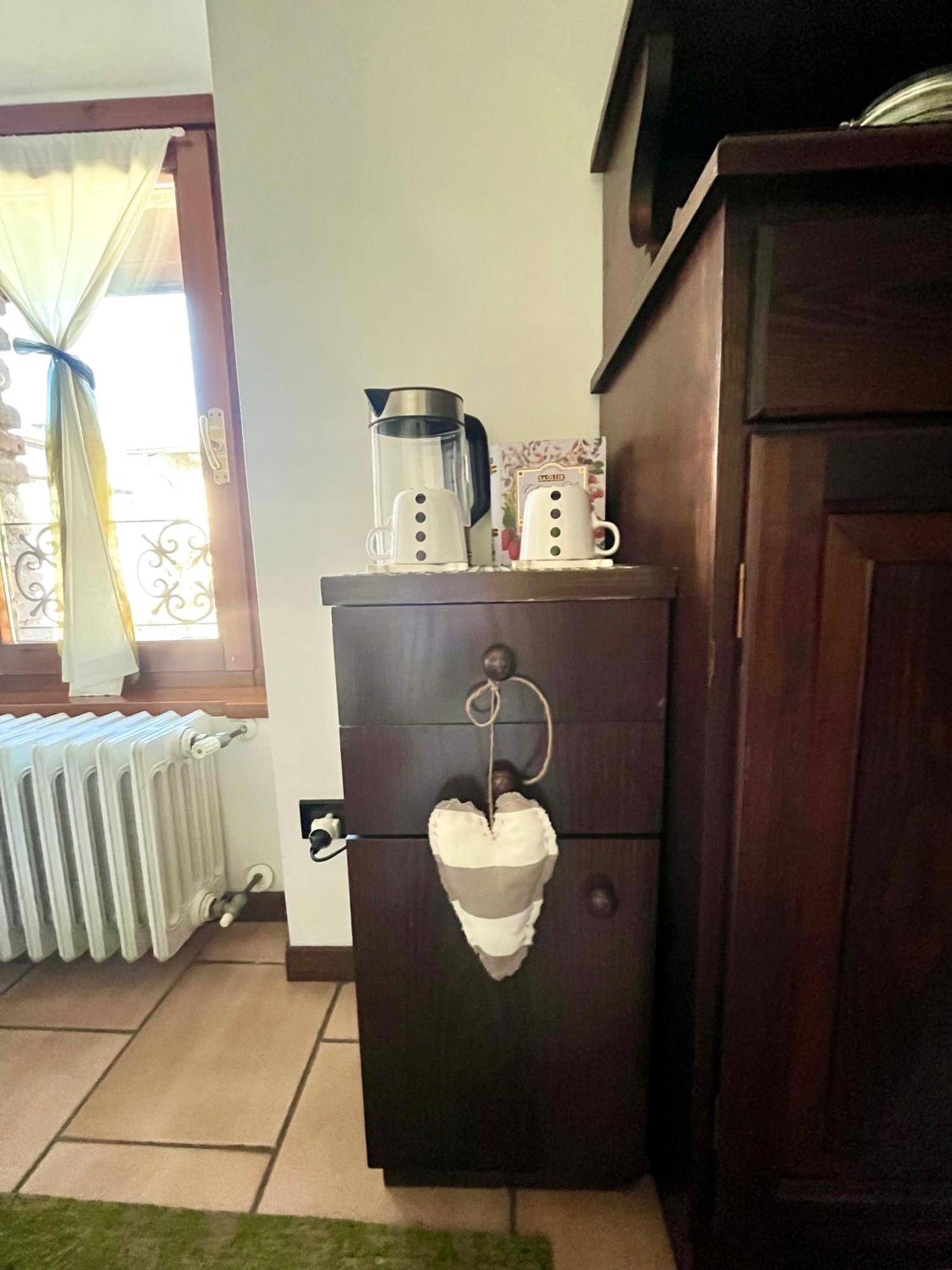 Porto Valentino Apartment Sirmione Exterior photo