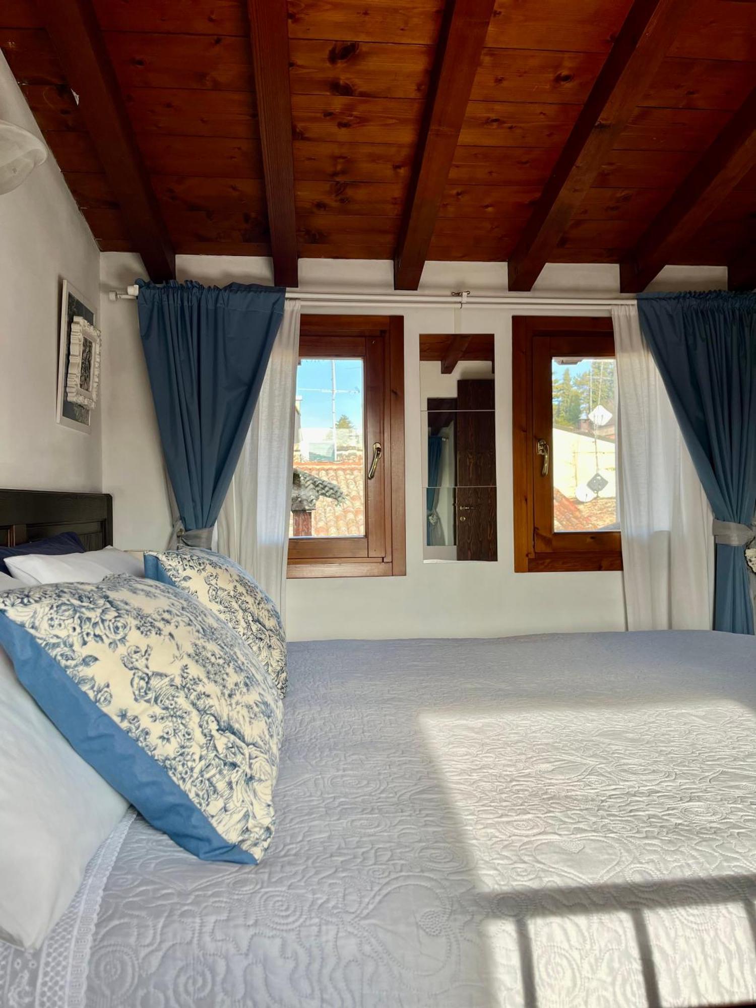 Porto Valentino Apartment Sirmione Exterior photo