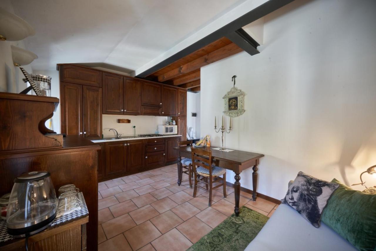 Porto Valentino Apartment Sirmione Exterior photo