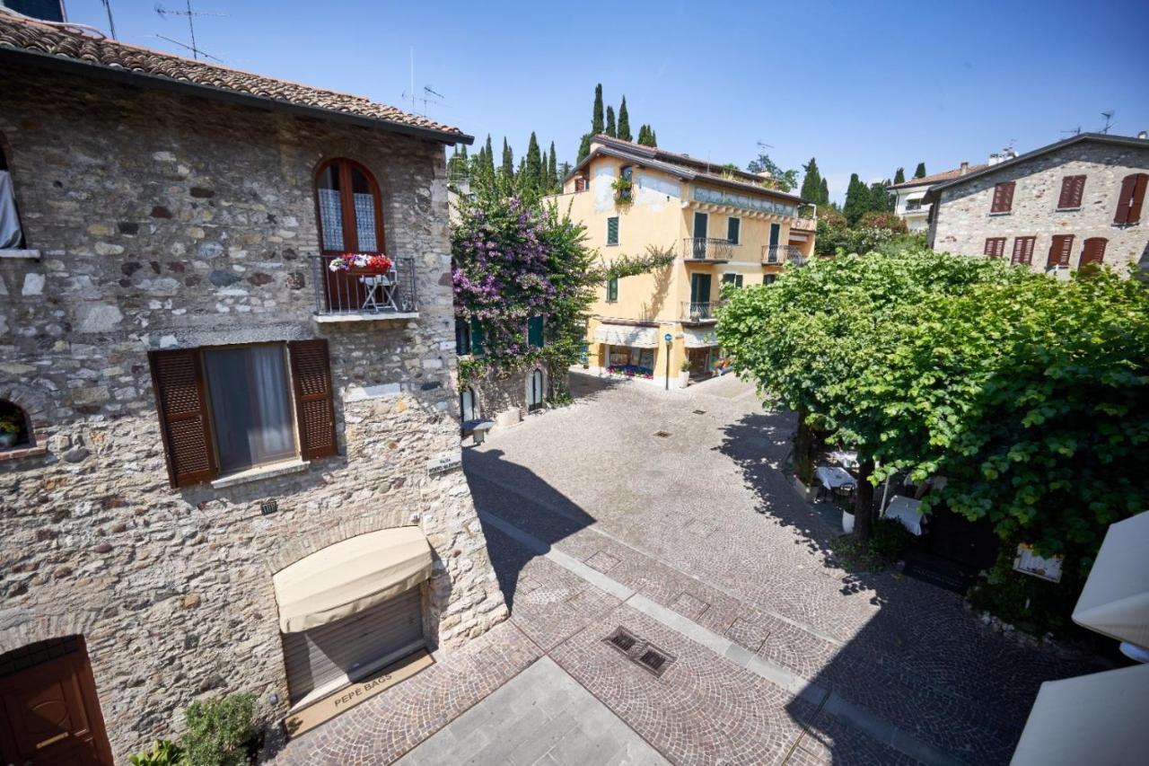 Porto Valentino Apartment Sirmione Exterior photo